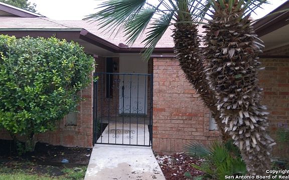 5th image of 6122 Royal Point Dr
