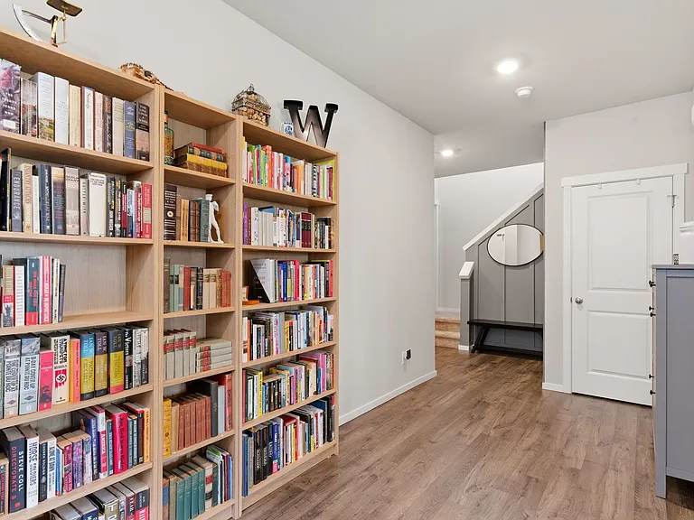 335 Belfair St SW — Photo 3