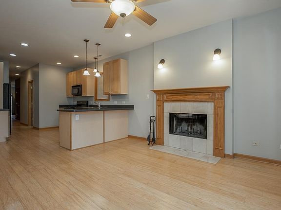 4th image of 847 N Mozart St #2