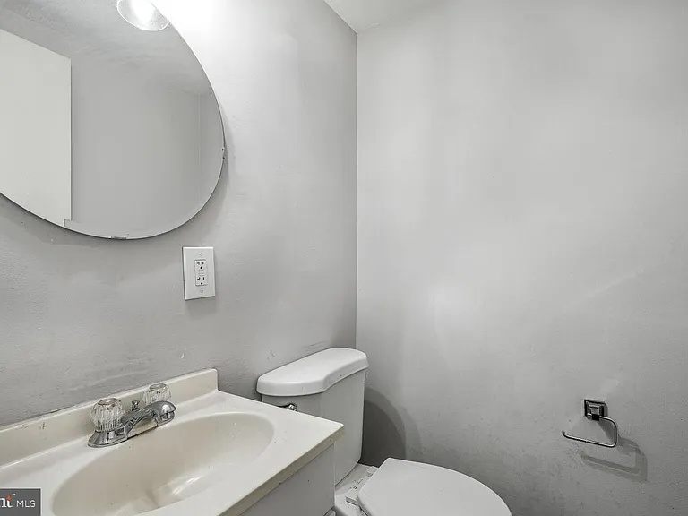 7316 Donnell Pl #B-2 — Photo 9