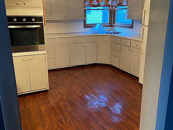 3rd image of 1107 Monroe Ave #42