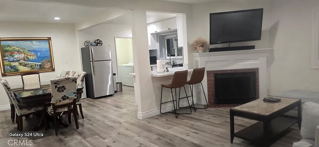 2 bed, 1080 sqft, $3,000 — Photo 2