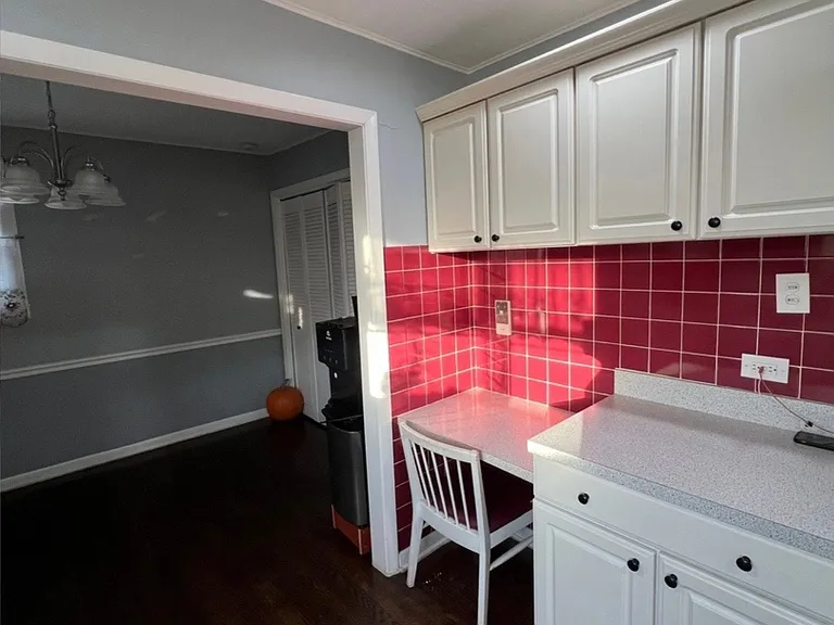 7962 S Kilbourn Ave — Photo 7