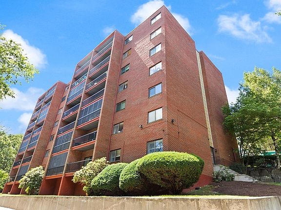 3rd image of 3 Summit Dr APT 17