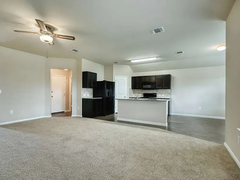 232 Voss — Photo 4