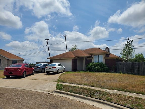 2nd image of 108 Surrey Cir