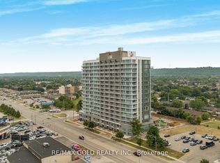 2782 Barton St E #803, Hamilton, ON