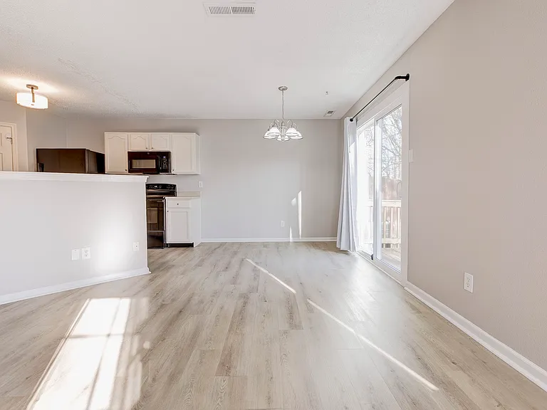 348 Atherton Dr — Photo 8