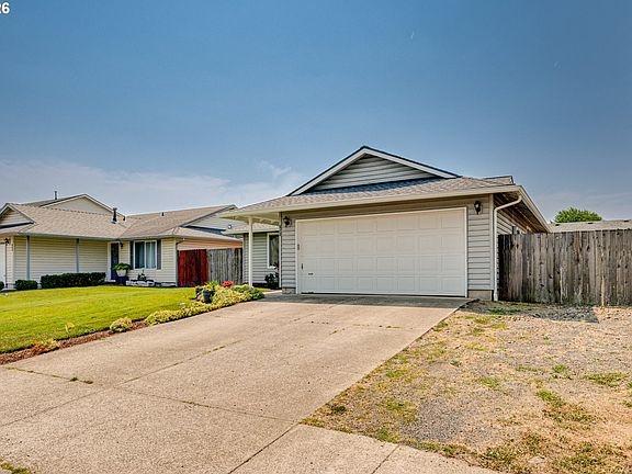 2nd image of 513 SE 10th St