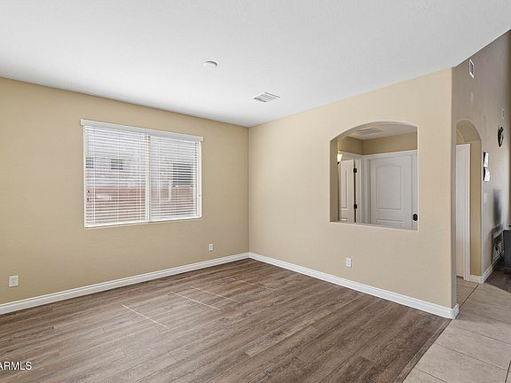 5th image of 244 E MEAD Drive