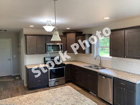 2nd image of 120 Grandview St