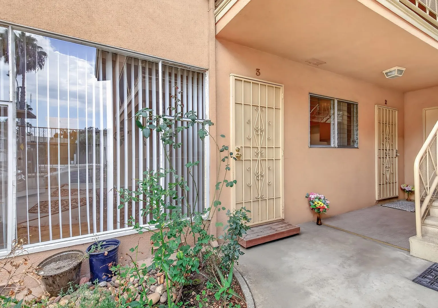 3888 Potomac Ave — Photo 1