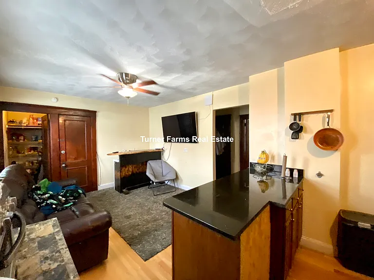 221 Holland St #2R — Photo 24