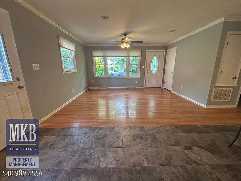 4706 Casper Dr NE — Photo 3