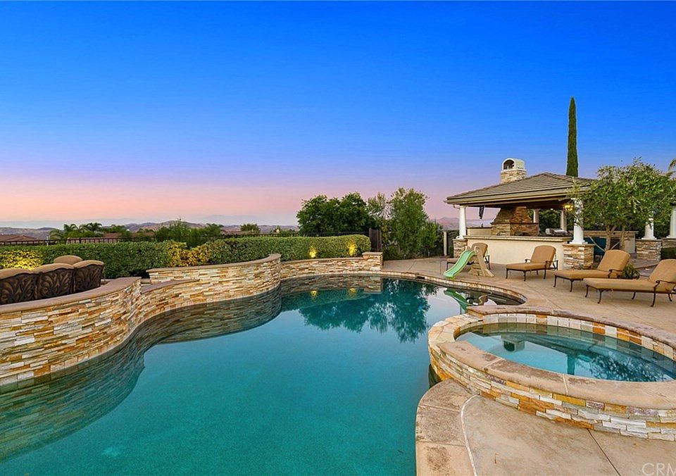 1st image of 1655 Alamitos Cir
