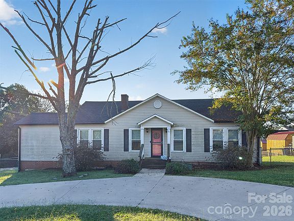 3rd image of 184 Hollis Rd
