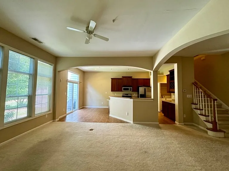 213 Chateau Pl — Photo 4