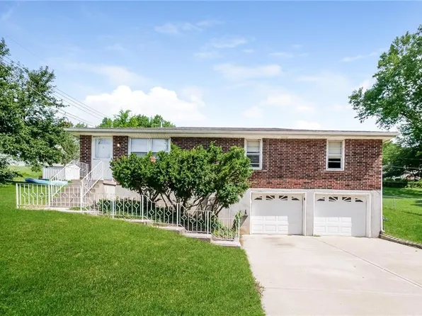 302 NW 59th Ter, Kansas City, MO 64118