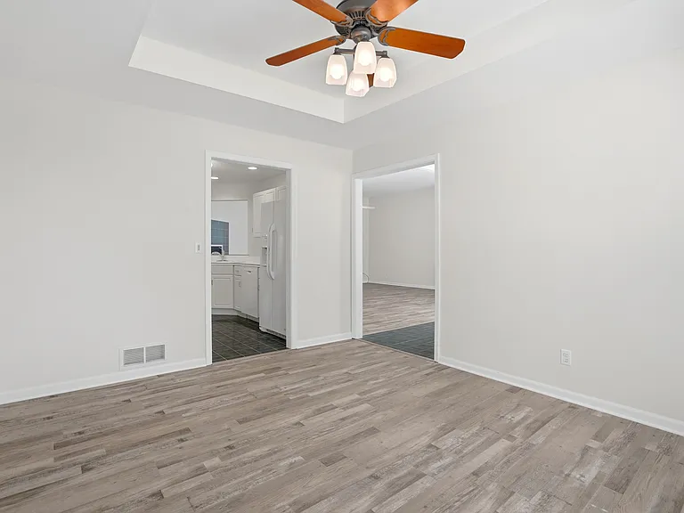 3604 Chatham Dr — Photo 11