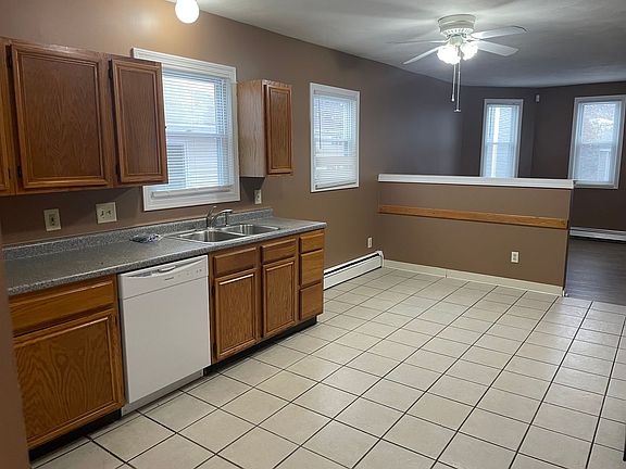 2nd image of 172 Cumberland St #1