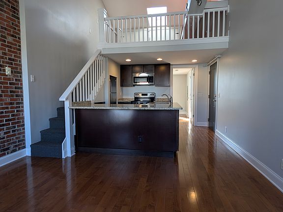 4th image of 519 Virginia St APT 1