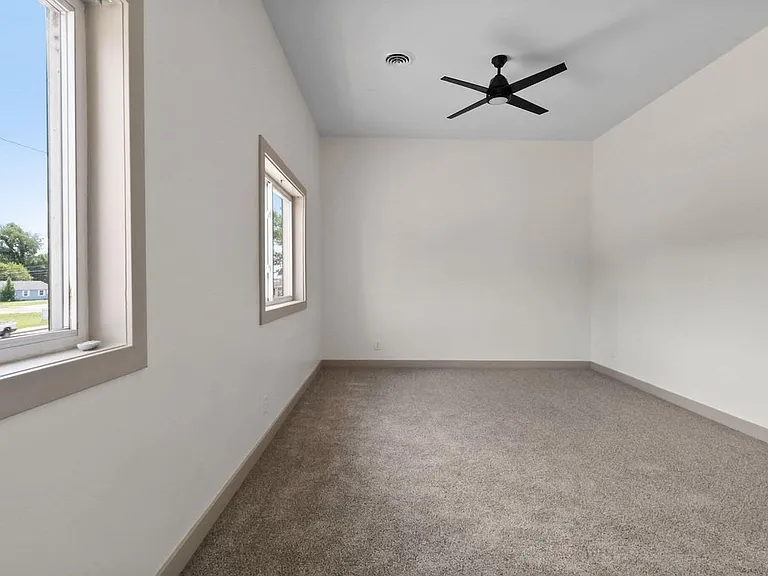 410 Pine Lake Ave #D — Photo 7