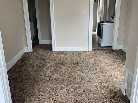 Dining area / Middle room