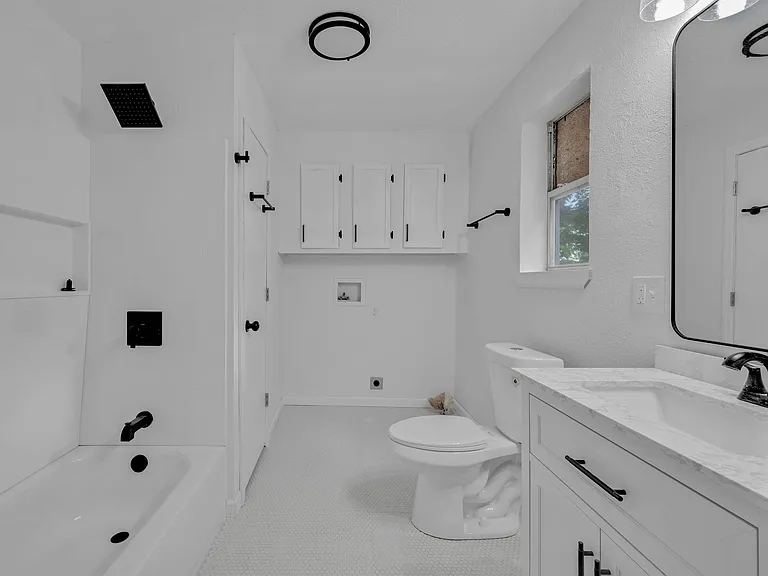 1128 W Broadway St — Photo 19