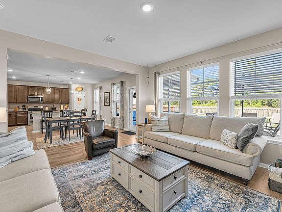 2nd image of 114 Wappoo Trace Ln