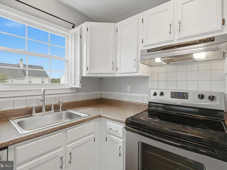 14519 Ravenscar Ct — Photo 17