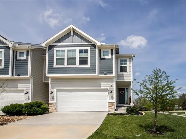 2102 SW Holdbrooks Dr, Lees Summit, MO 64082