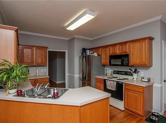 5th image of 2766 Wiltshire Ct