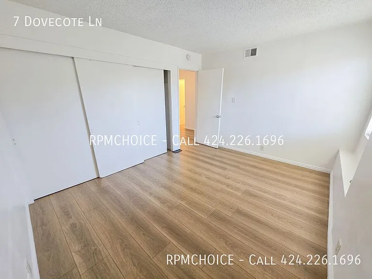 7 Dovecote Ln — Photo 26