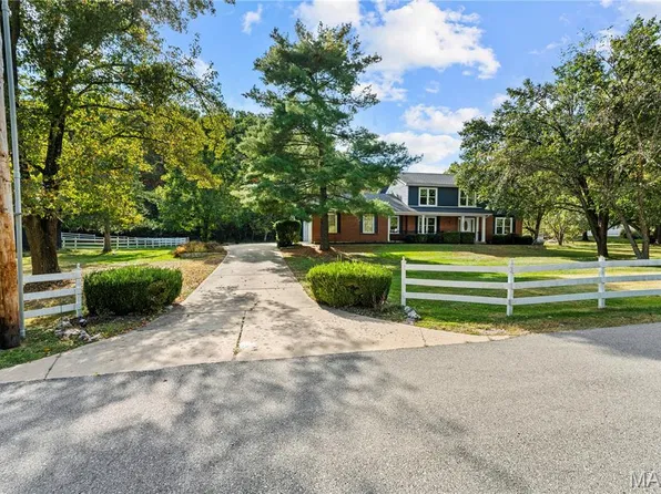 1124 Kiefer Creek Meadows Dr, Ballwin, MO 63021