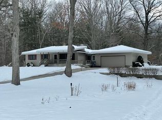 1406 S Barnes Rd, Muskegon, MI 49442