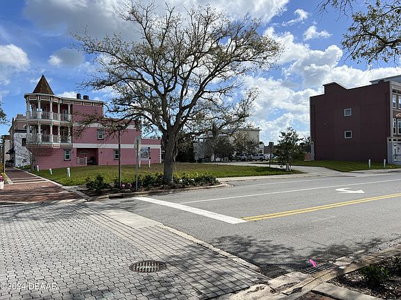 5th image of 141 Magnolia Ave