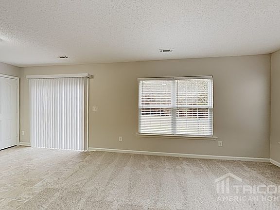 4th image of 4424 Stone Mountain Dr
