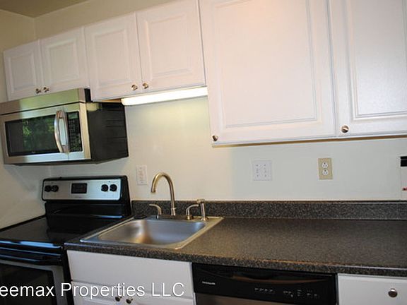 2nd image of 3424 Shaw Ave #7955996