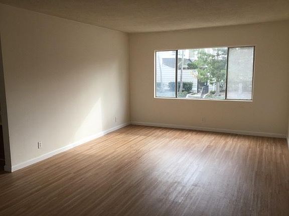 3rd image of 4786 Don Miguel Dr APT 2