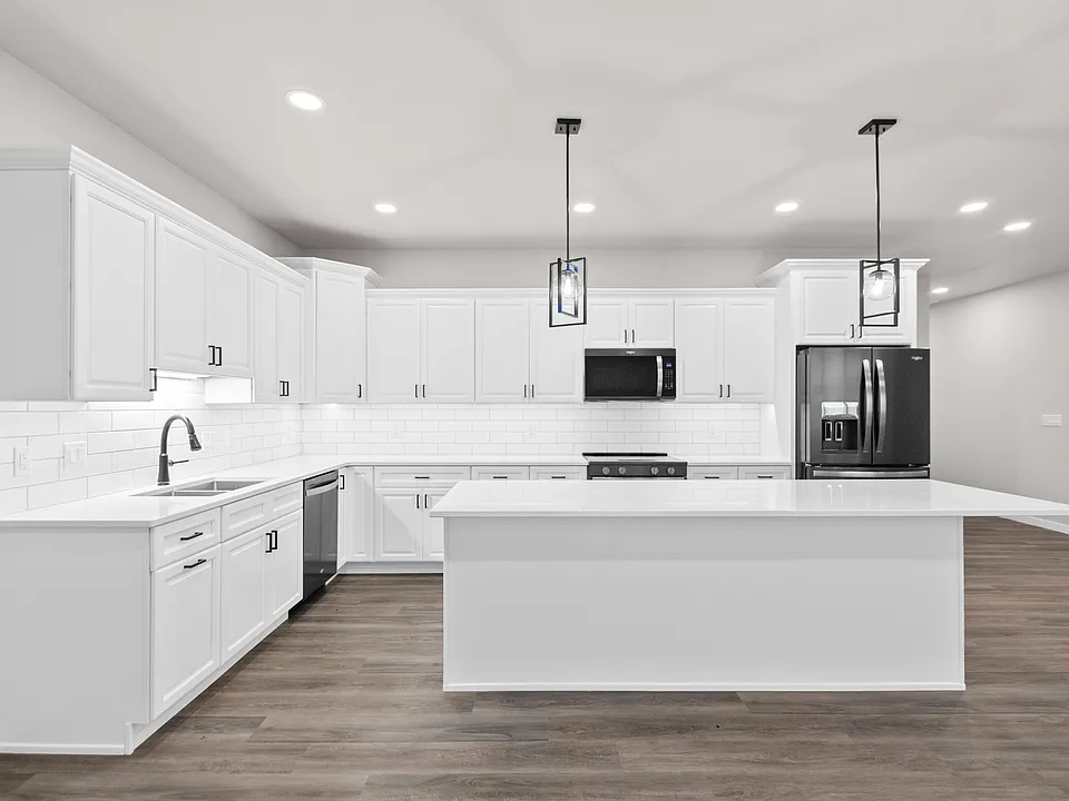 Paradise Valley Townhomes & Apartments