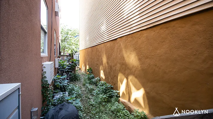 Rented by Nooklyn NYC LLC | media 21