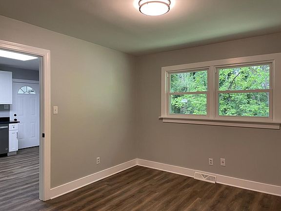 4th image of 503 N Pine St