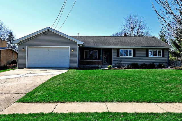 412 Pershing Ave photo 1
