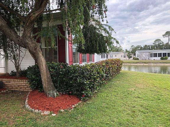 2nd image of 10833 Meadows Ct