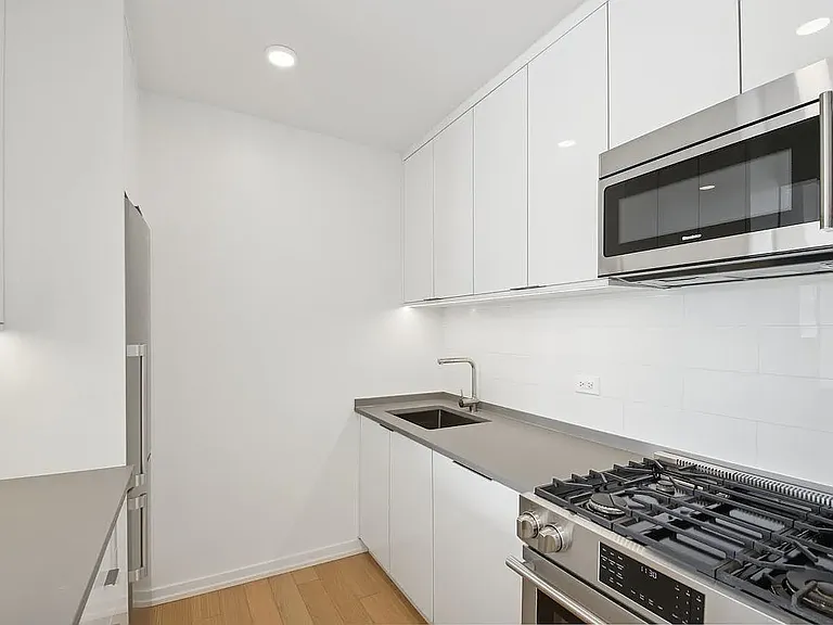 75 W End Ave #P2K — Photo 11