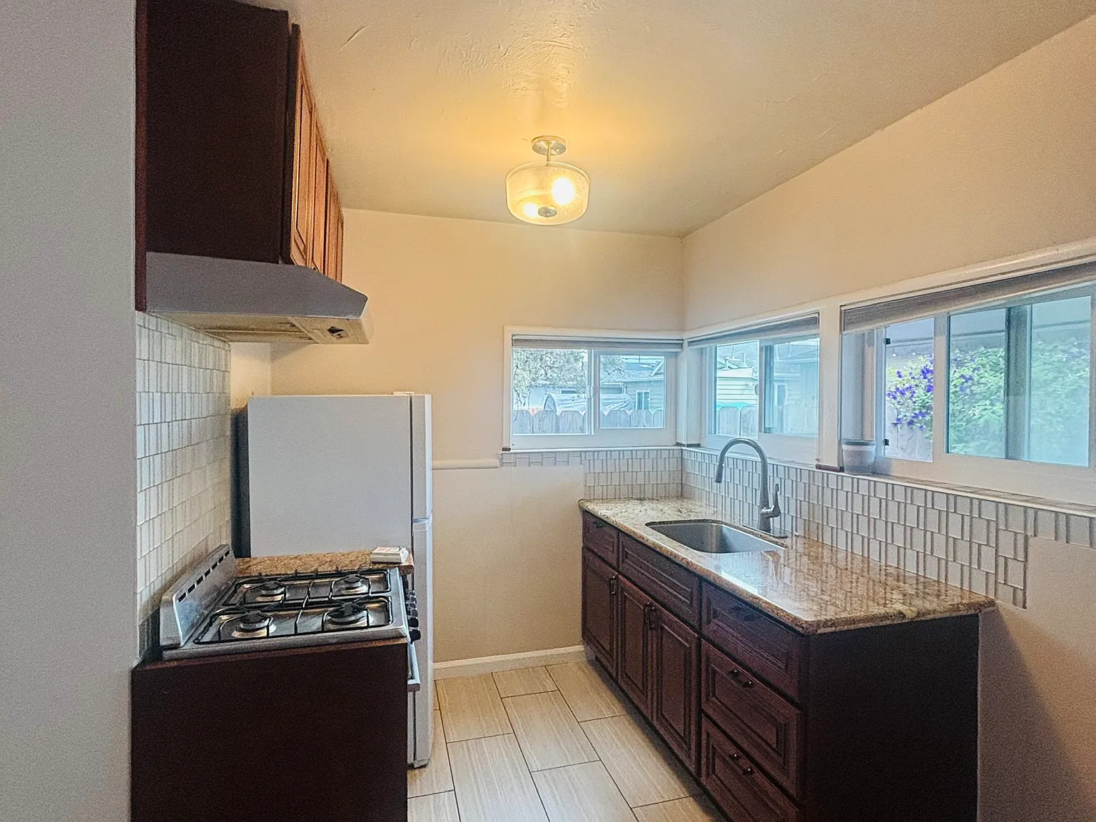 1 bed, 650 sqft, $1,700 — Photo 4