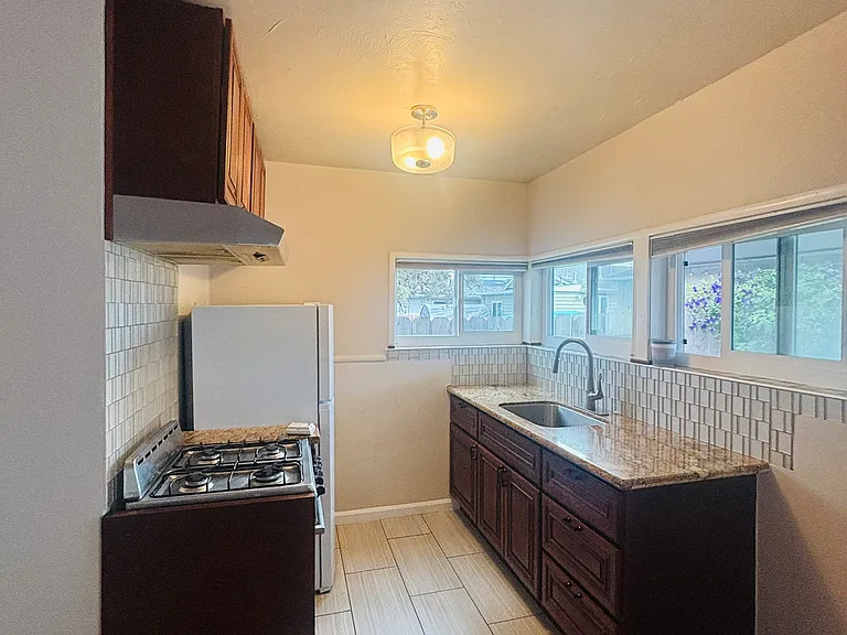 2415 Dover Ave #A — Photo 4