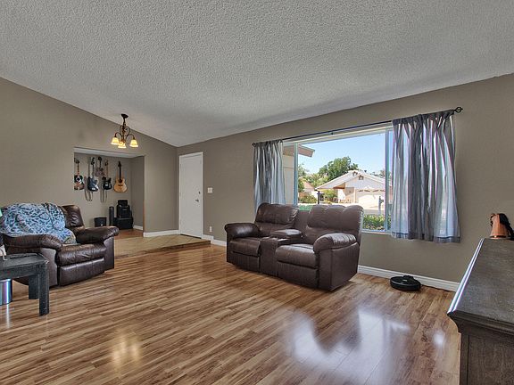 3rd image of 2701 E Louise Dr