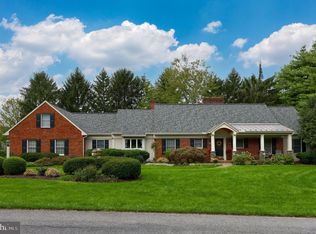2158 Waterford Dr, Lancaster, PA 17601