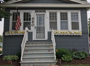 950 N Sawyer St, Oshkosh, WI